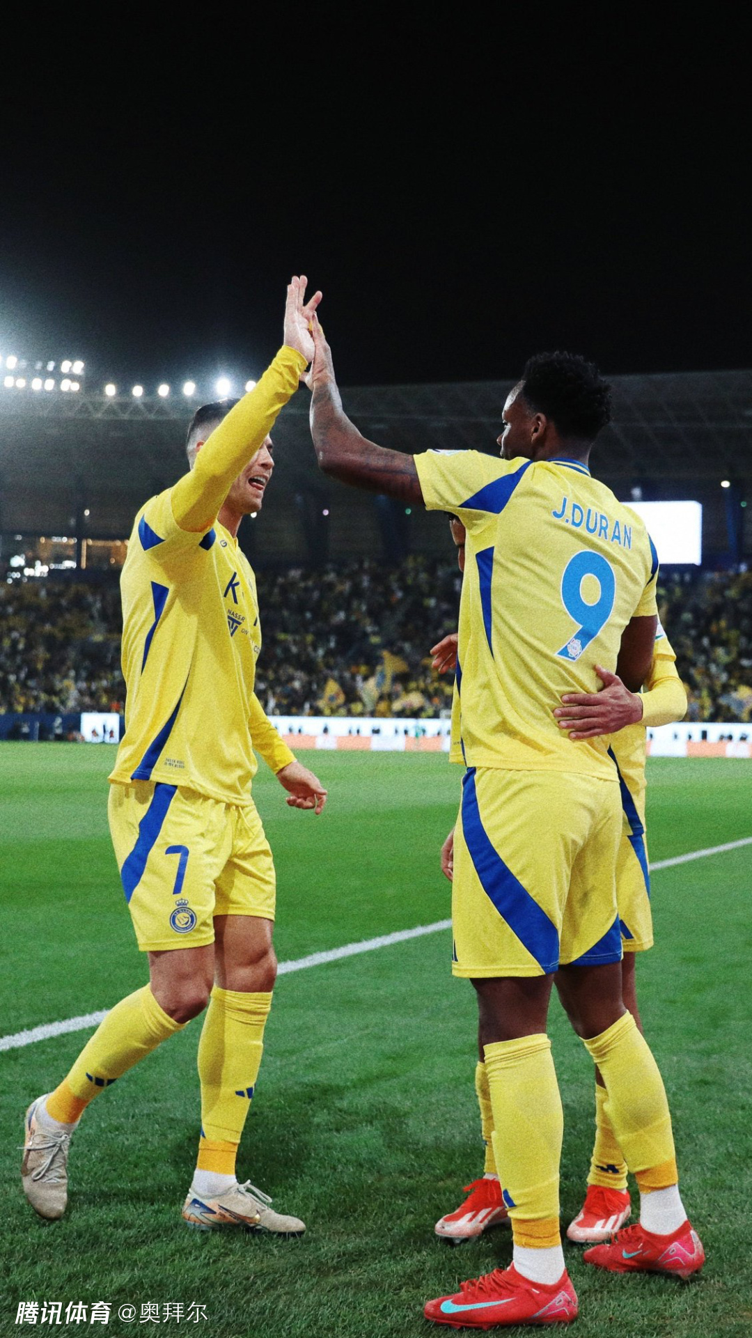 关于C罗与90激战加拿大队分钟，锐不可当胜负难料！，杜兰特焦点对战观众掌声雷动的信息