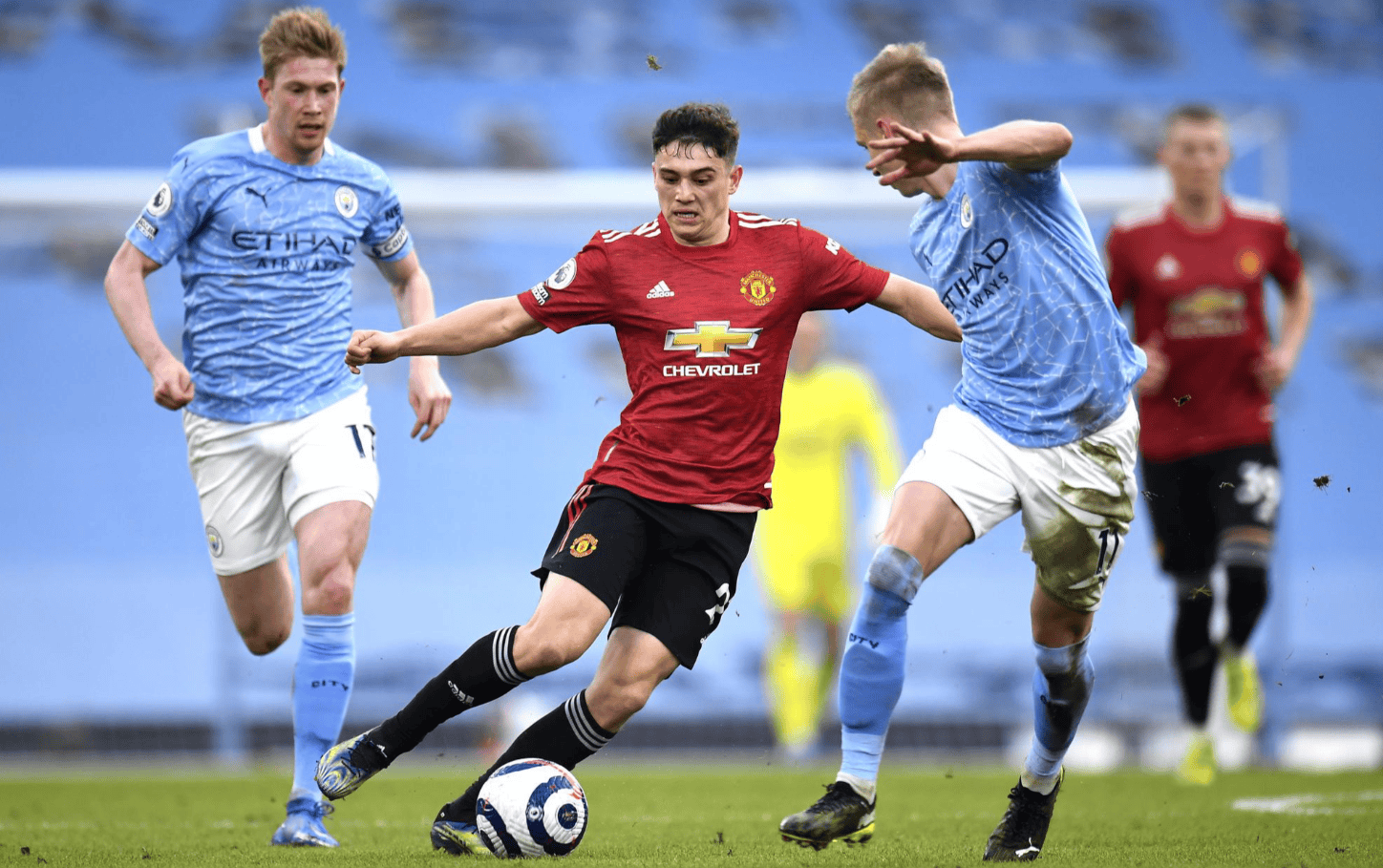 关于西汉姆发布备战花絮，赛后回应争议，英超任务艰巨，心理建设被强调的信息